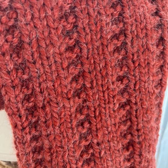 Extra-long, hand-knit scarf in alpaca-acrylic blend - Picture 11 of 15